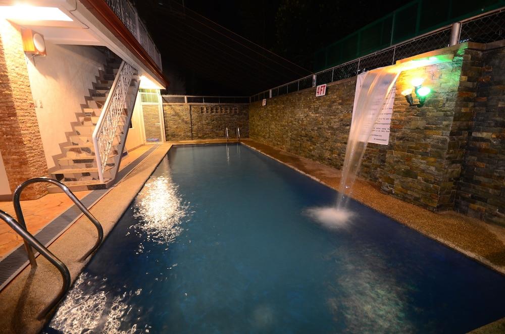 Reddoorz Premium Near Pristine Beach Puerto Princesa Buitenkant foto