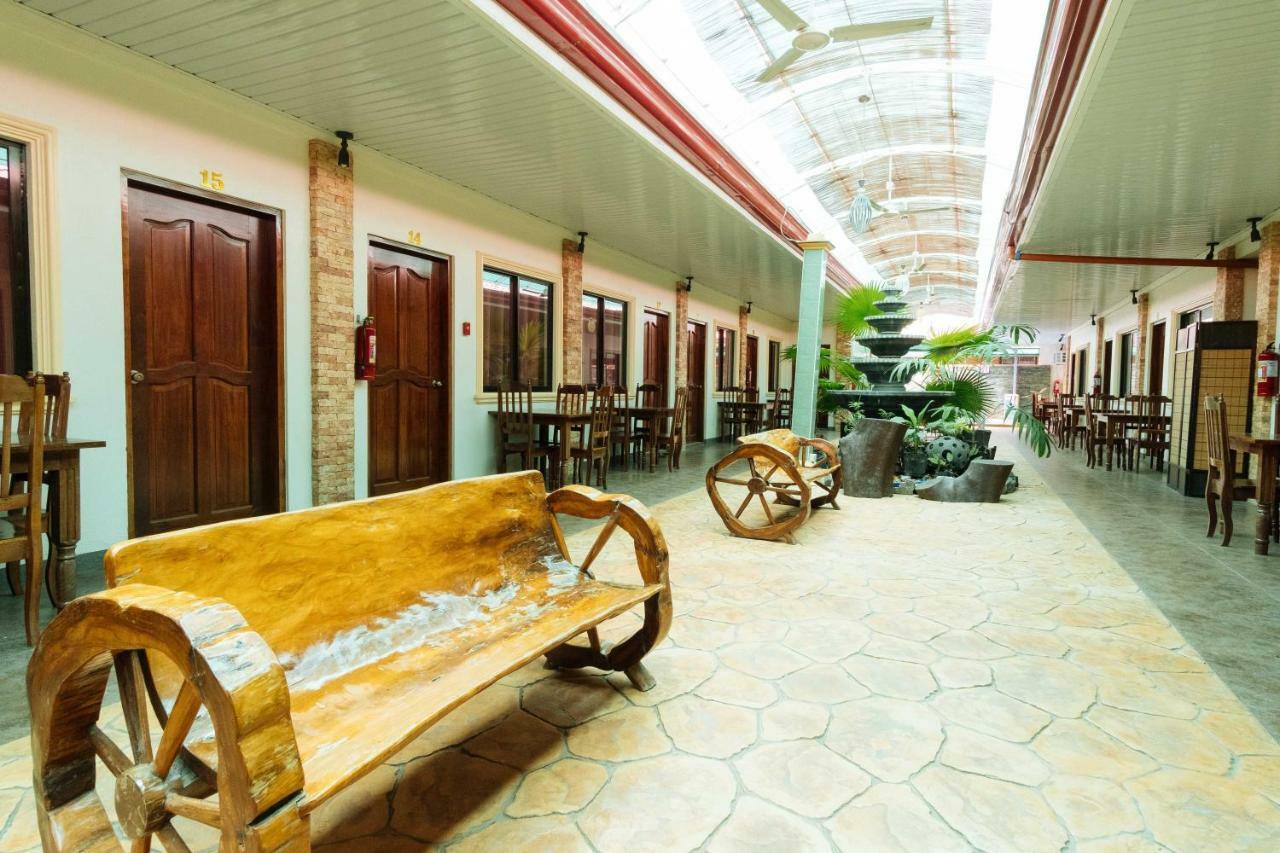 Reddoorz Premium Near Pristine Beach Puerto Princesa Buitenkant foto