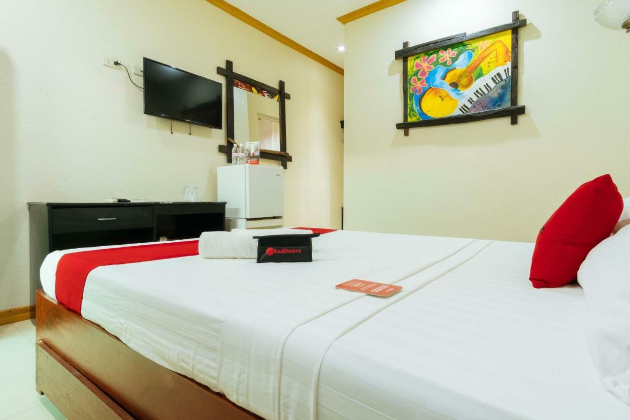 Reddoorz Premium Near Pristine Beach Puerto Princesa Buitenkant foto